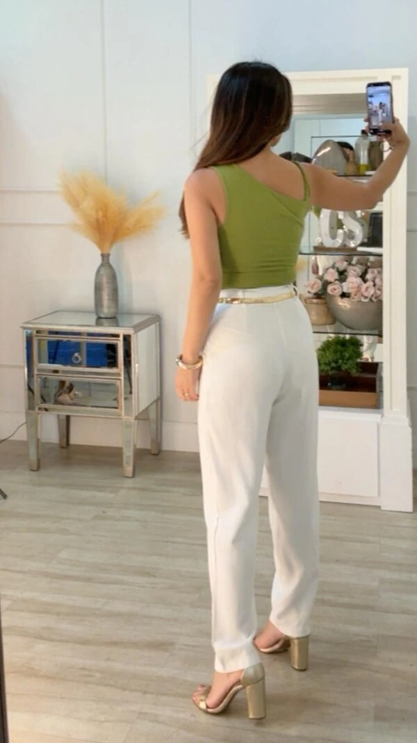 Blusa Regata Malha Decote V Transpassado Kaylla Alça Torcida