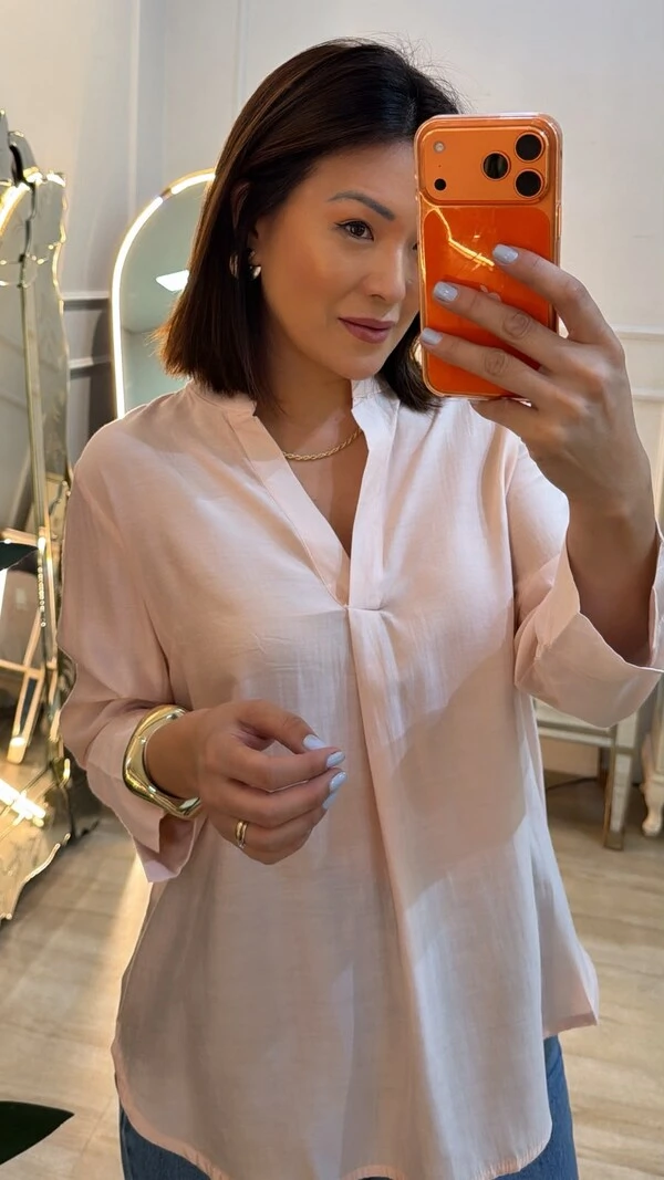 Blusa Alongada Acetinada Decote V Nancy Mangas 7/8