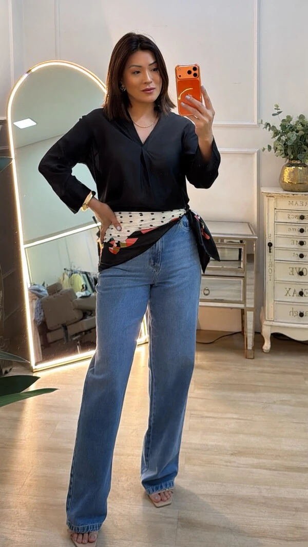 Blusa Alongada Acetinada Decote V Nancy Mangas 7/8