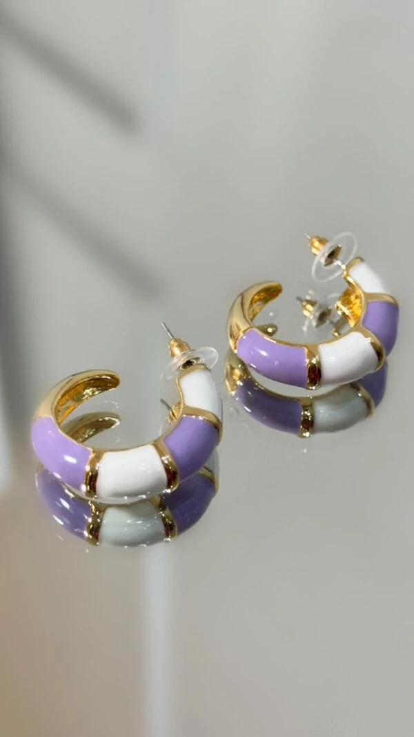 Argola Larga Média Texturizada Bicolor Detalhe Dourado