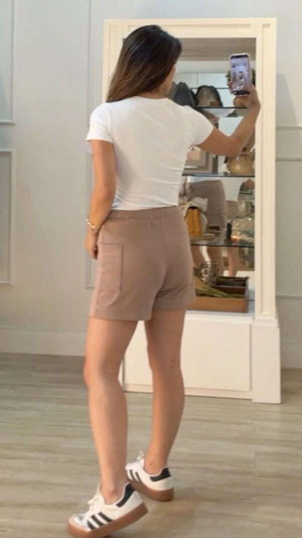 Shorts Canelado Pala Larga Yandra Bolsos Laterais