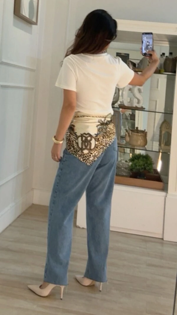 Blusa Básica Talia Gola Careca E Mangas Curtas