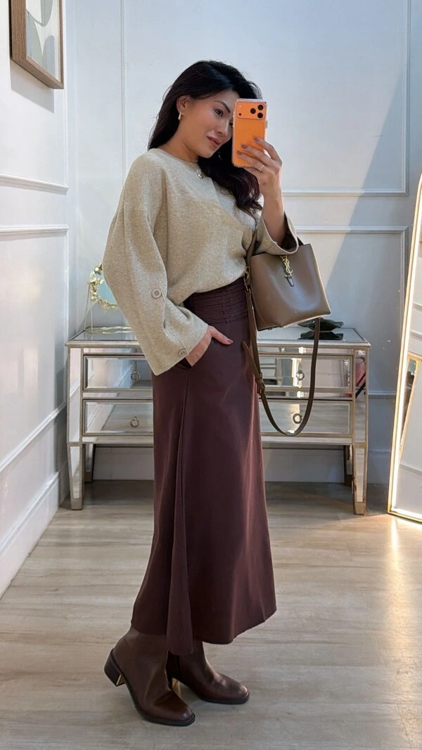 Blusa Tricot Amplo Raissa Nervura E Botões Resinados Nos Punhos