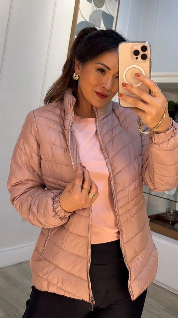 Jaqueta Nylon Pesponto Diagonais Debora Detalhe Lateral Largo Canelado