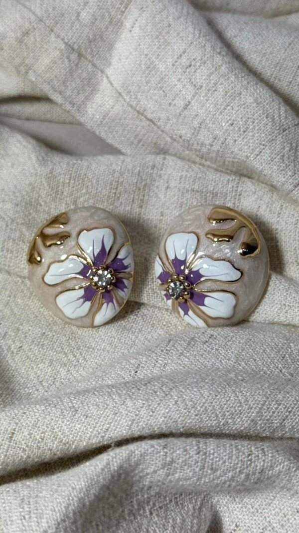 Brinco Grande Resinado Detalhe De Flor Resinada Com Strass