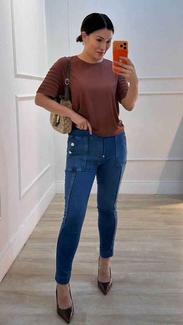 Blusa De Malha Ampla Barbara Mangas Curtas Com Recortes