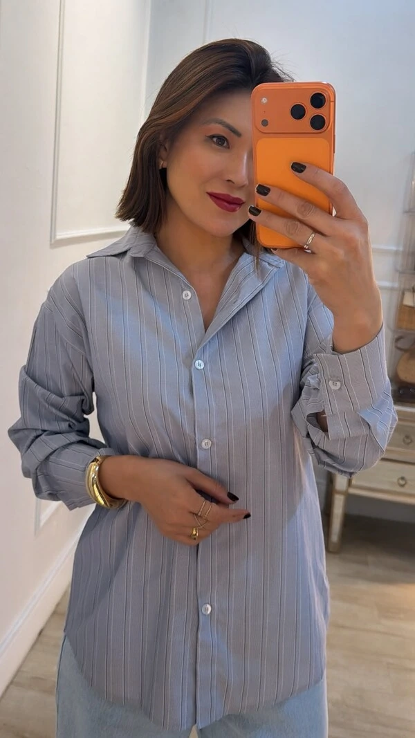 Camisa Risca De Giz Bruna Punhos Largos