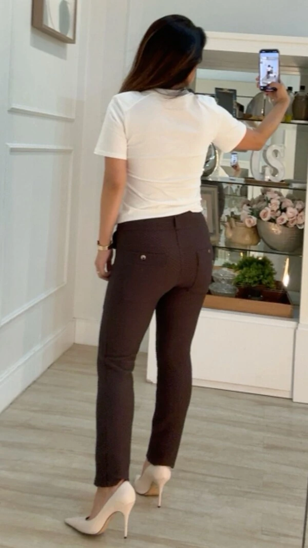 Calça Texturizada Felipa Detalhe De Lapela