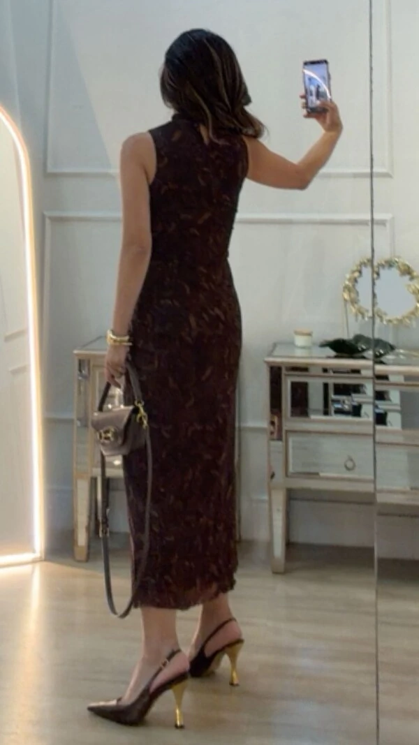 Vestido Midi Tulê Estampa Paisley Zendaya Drapeado Lateral