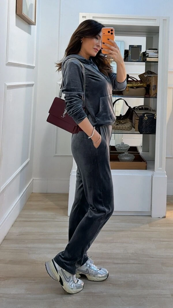 Calça Reta Plush Jessy Com Bolsos Faca