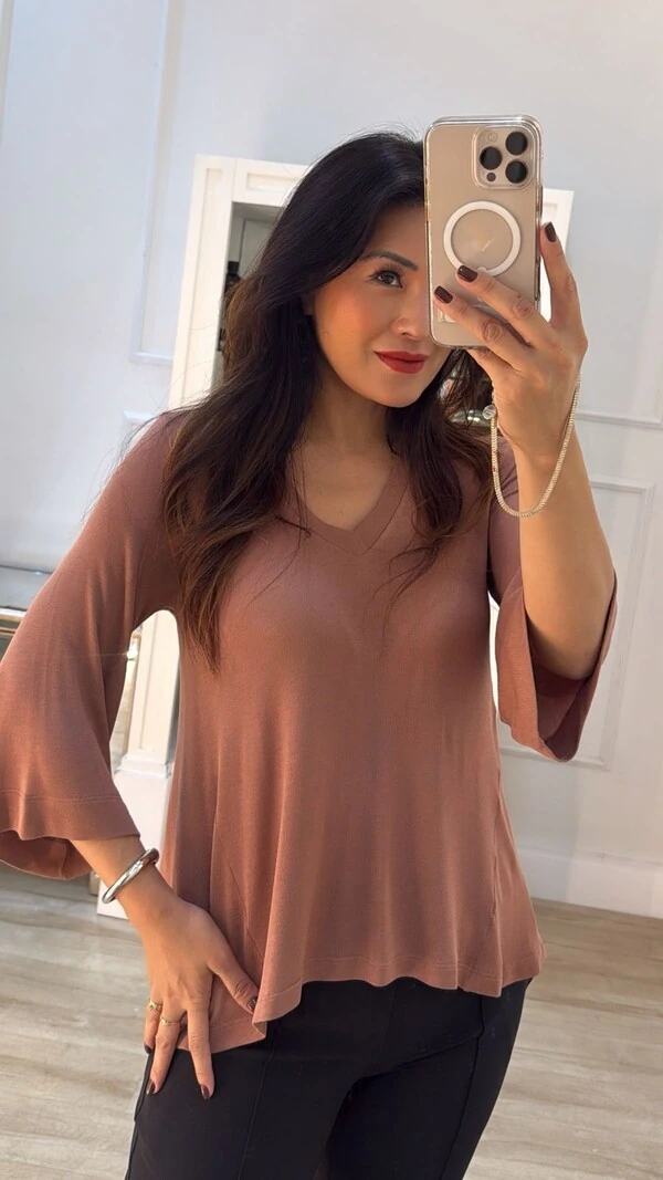 Blusa Ampla Decote V Thayna Mangas 7/8 Evasê