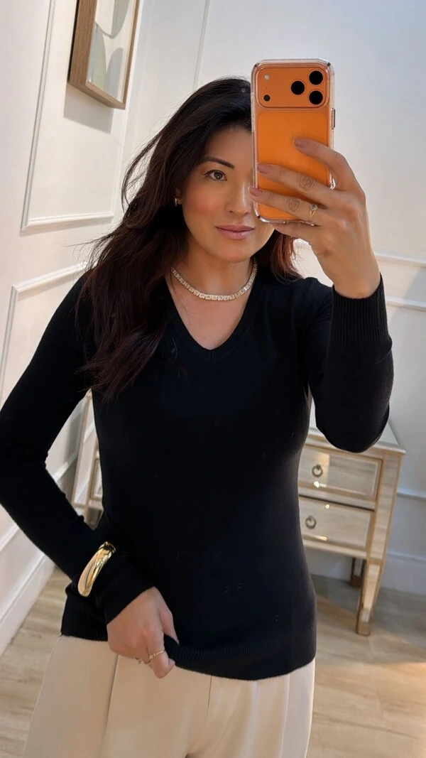 Blusa Tricot Decote V Cecilia Mangas Longas