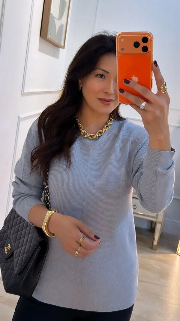 Blusa Tricot Punhos Largos Lavínia Detalhe Nervura Frontal Na Vertical