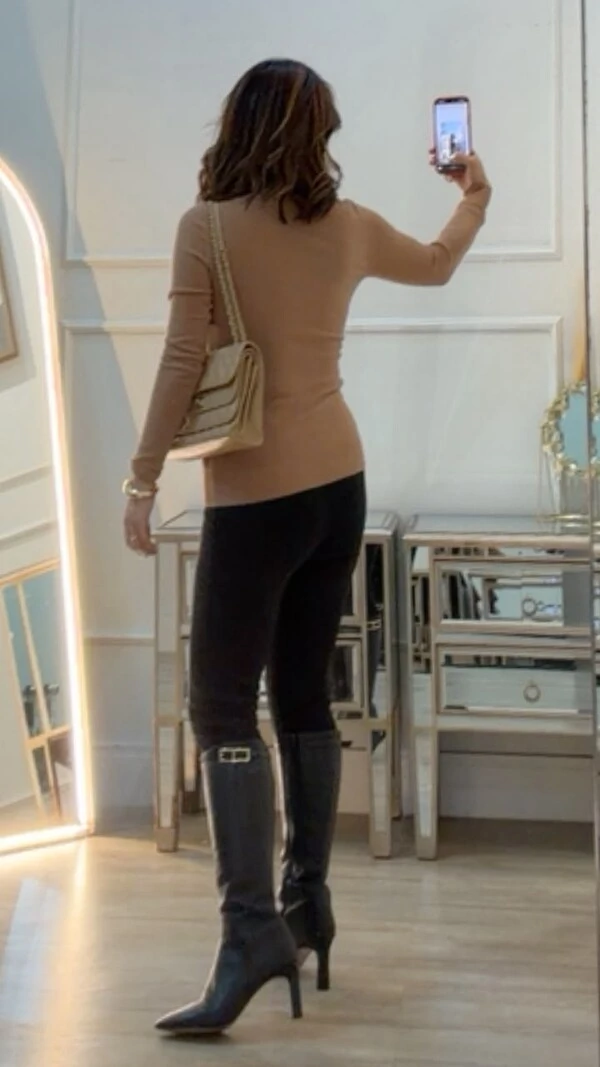 Calça Super Skinny Lívia Nervuras Em Recortes Na Pala
