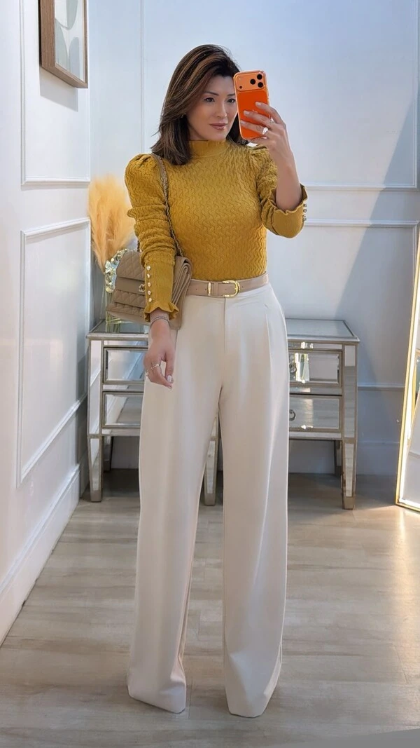 Blusa Tricot Nervuras Entrelaçadas Cindy Botões Nos Punhos