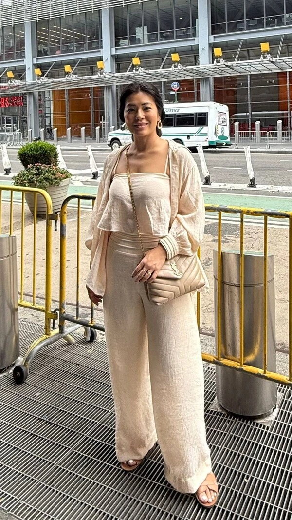 Calça Pantalona Emma Com Nervuras Na Pala