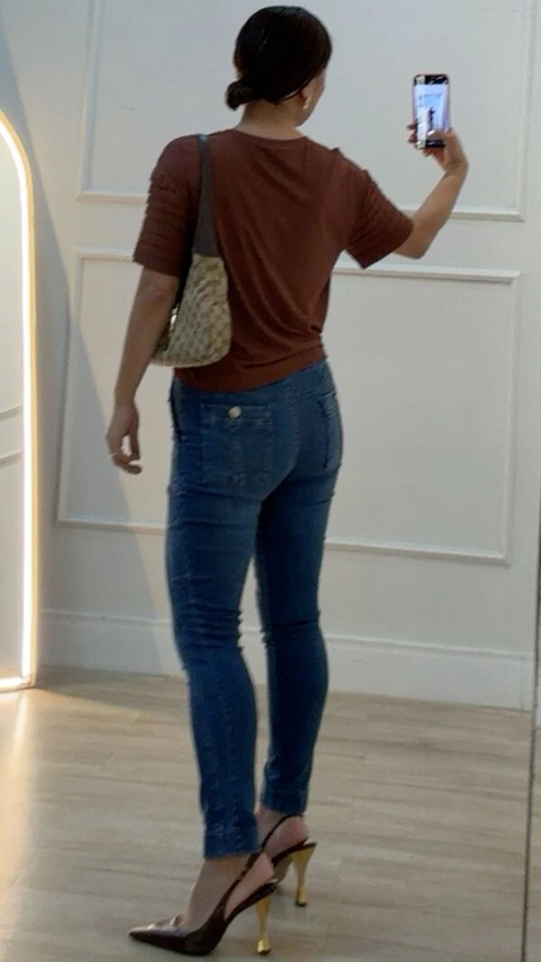 Blusa De Malha Ampla Barbara Mangas Curtas Com Recortes