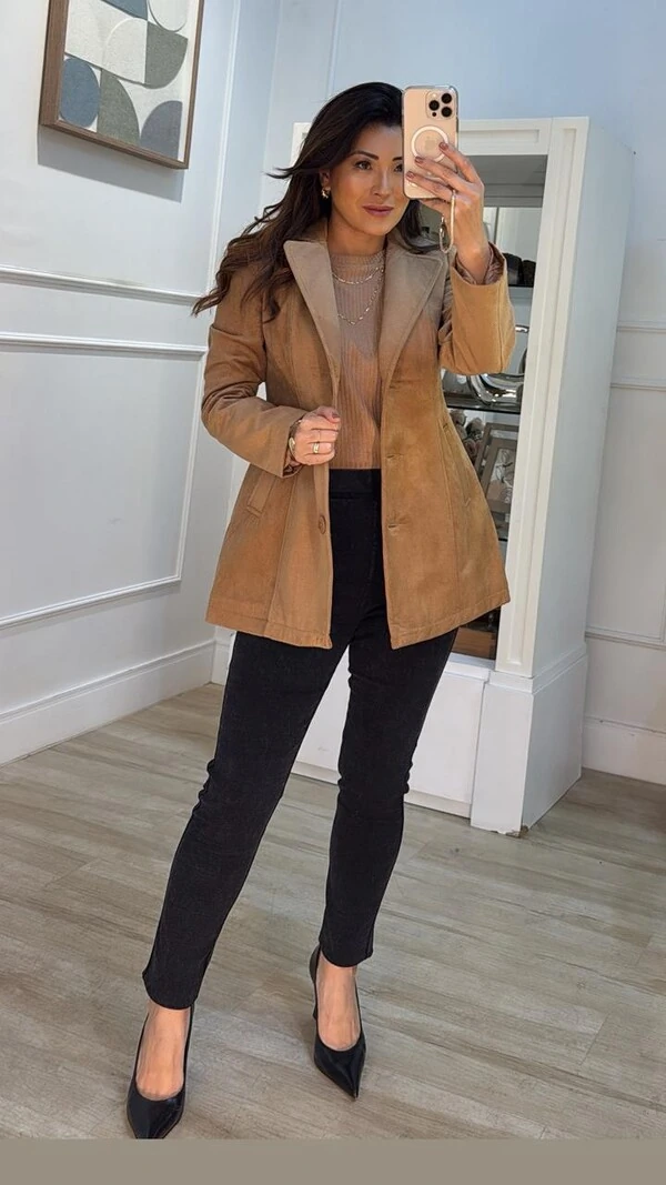 Casaco Veludo Cotelê Nubia Bolsos Com Relevo