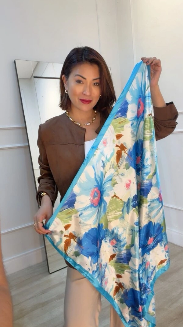 Lenço Acetinado Estampa Floral