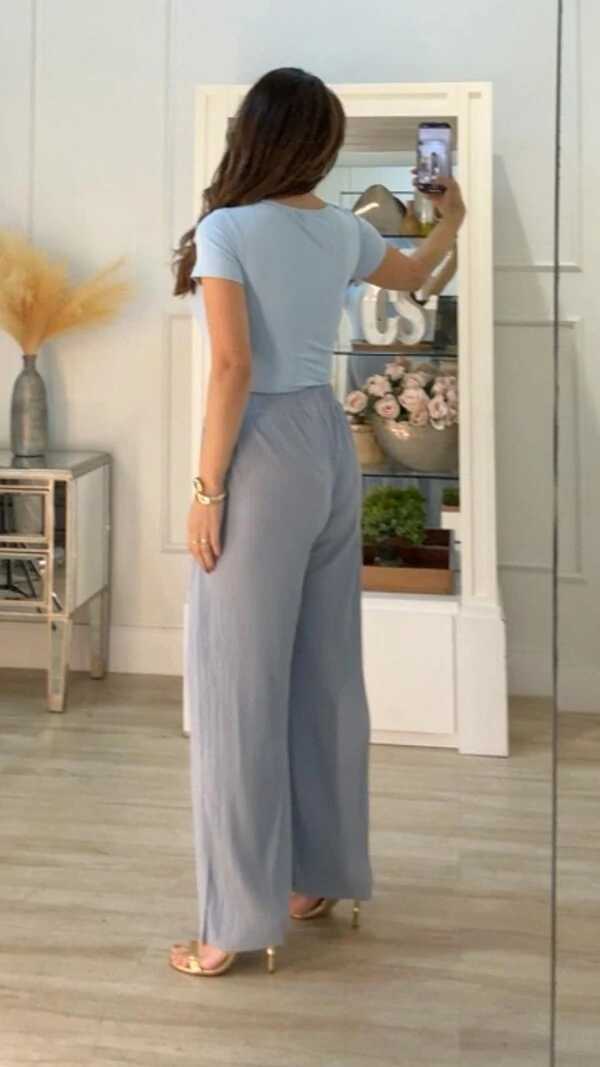 Calça Pantalona Plissada Hannah Bolsos Frontais