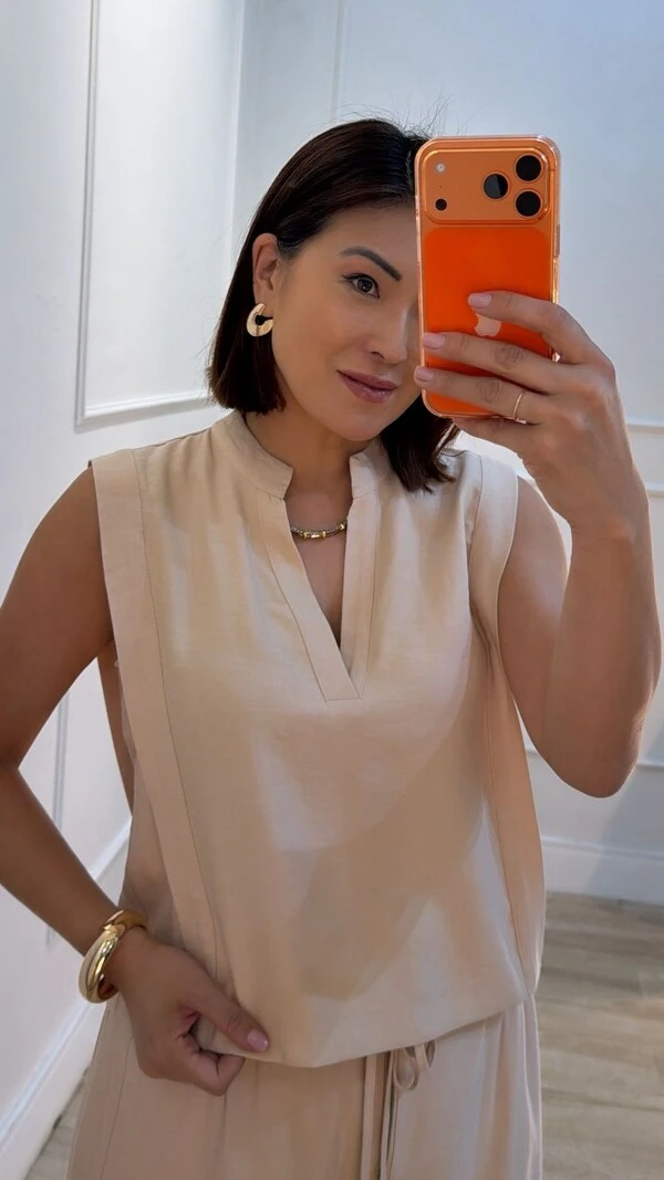 Blusa Decote V Detalhe De Recorte Diane Manga Japonesa