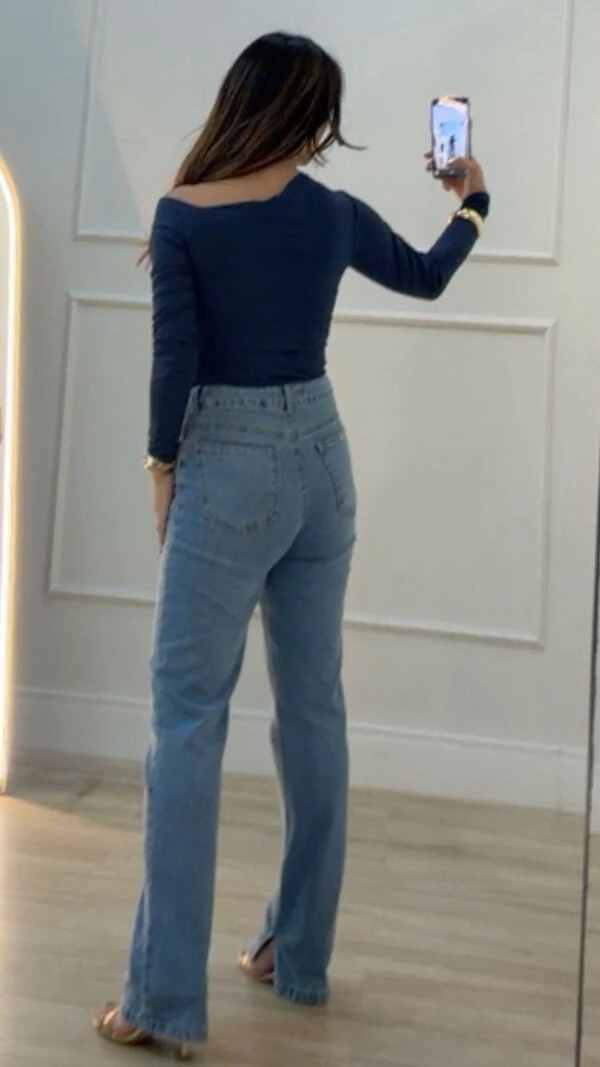 Blusa Malha Ombro Vazado Detalhe Pregas Layla Mangas Longas