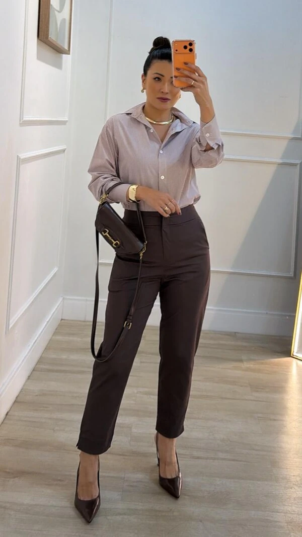 Calça Skinny Pala Com Elástico Franzido Posterior Isabella Fendas Laterais