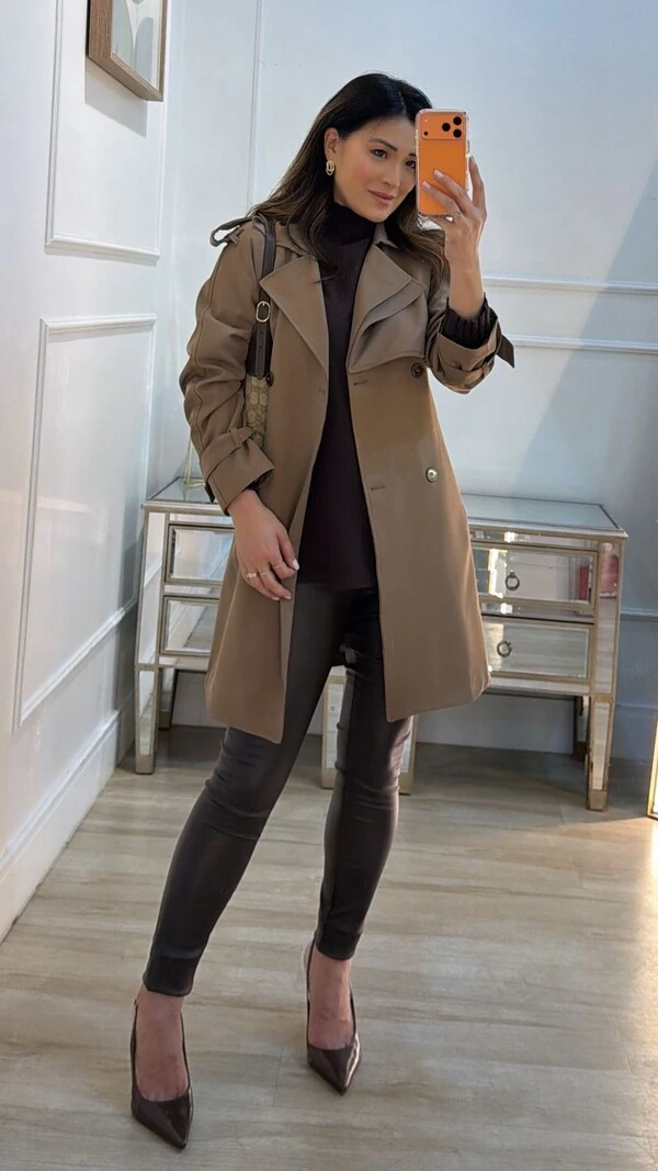 Casaco Trench Coat Martingalê Nos Punhos Grazi Cinto Fivela Retangular