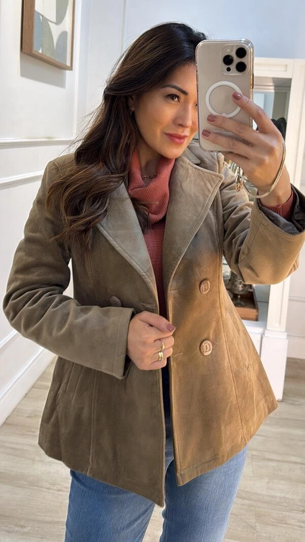 Blazer Alongado Erika Aveludado Com Botões Duplos