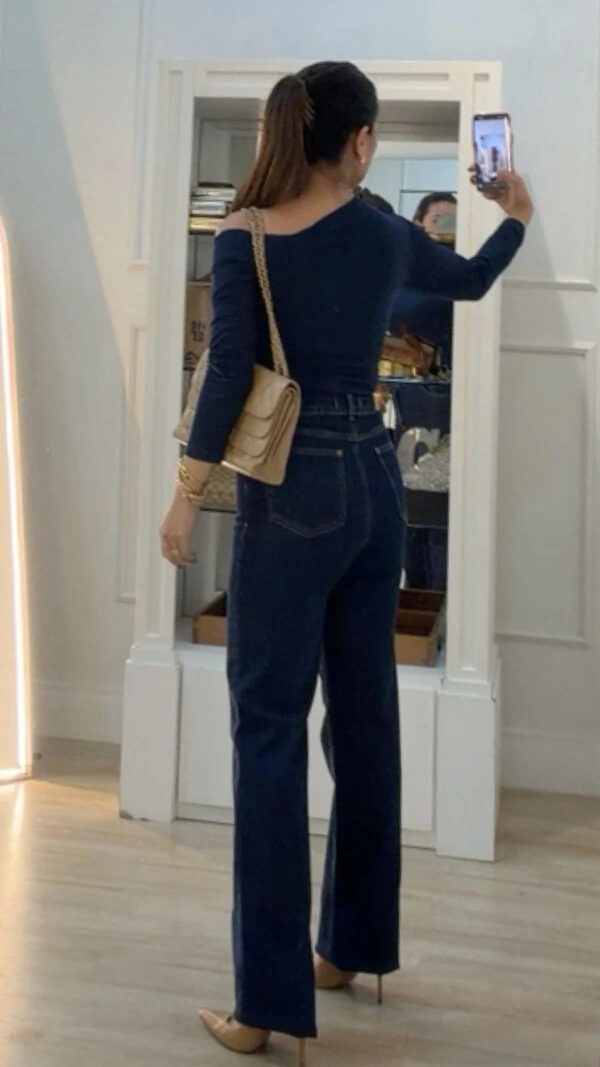 Blusa Malha Ombro Vazado Detalhe De Pregas Layla Mangas 7/8