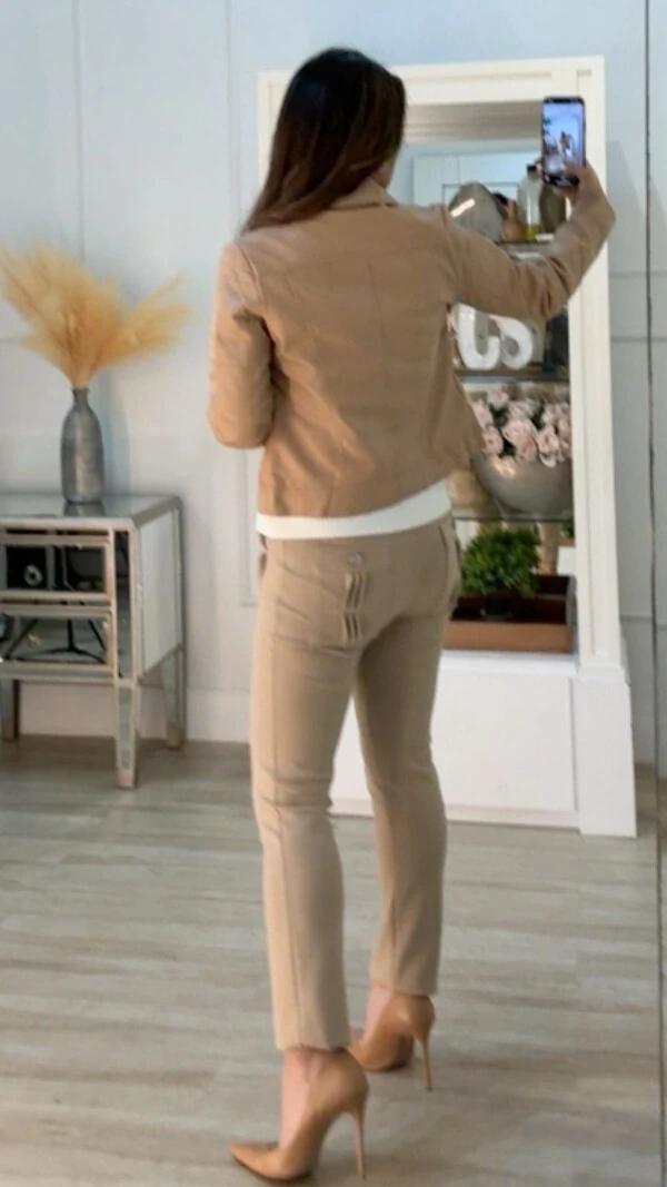 Jaqueta Couro Eco Zíper Dourado Milena Gola Com Detalhe Dourado