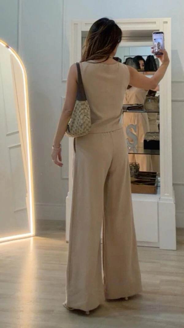 Calça Pantalona Sarah Pregas Frontais