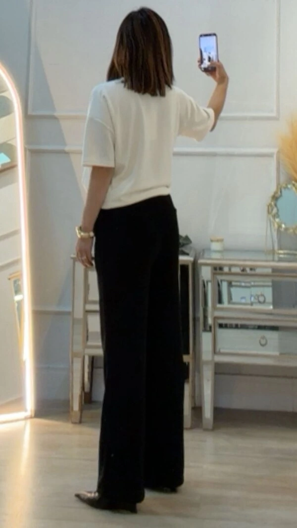 Calça Pantalona Veludo Cotelê Raissa Bolso Fake Posterior