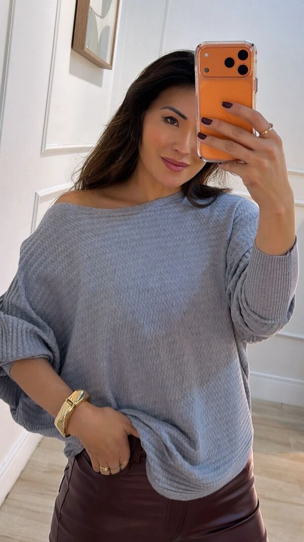 Poncho Tricot Texturizado Grazi Barrado Arredondado