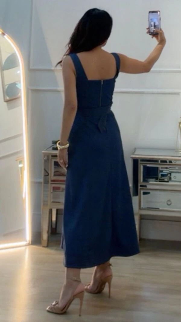 Vestido Midi Decote Coração Evelyn Cinto Faixa Pespontado