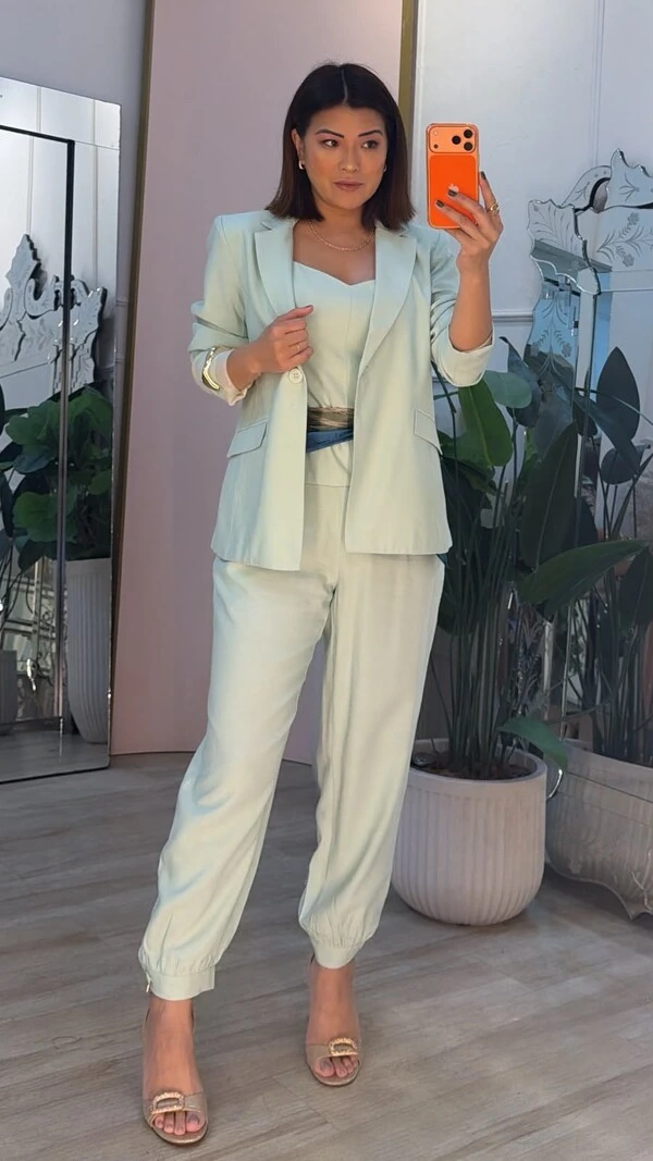 Blazer Alfaiataria Gisele Bolsos Frontais Fake