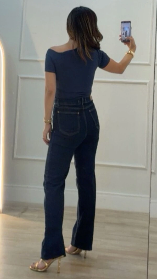 Blusa Malha Layla Ombro Vazado Detalhe Pregas