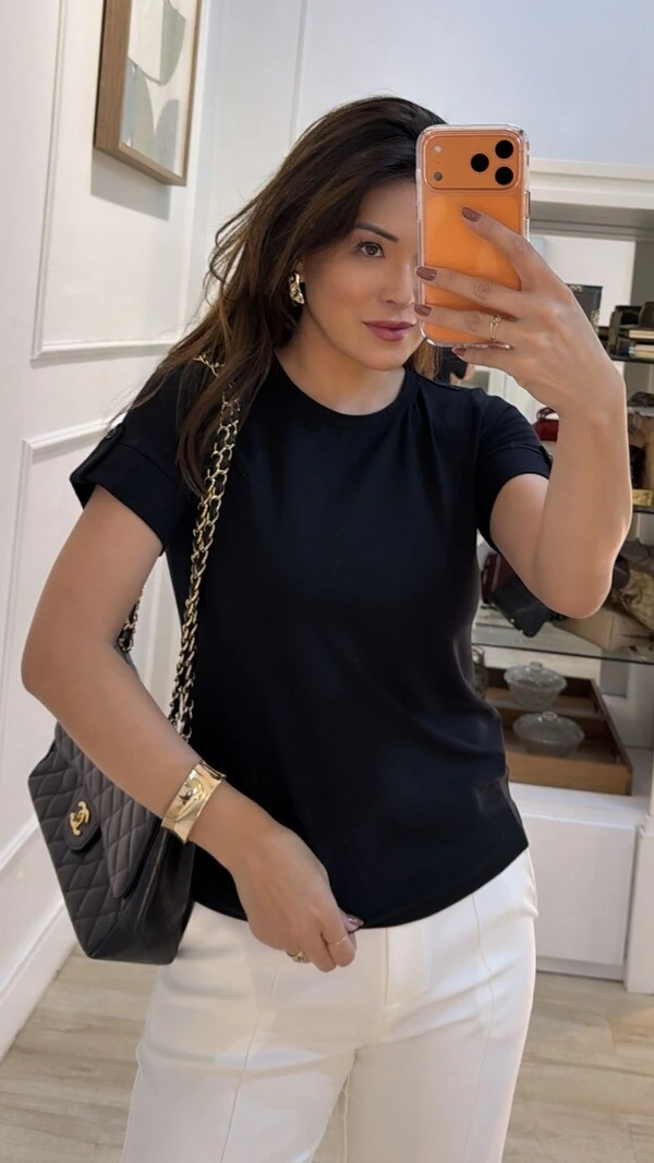 Blusa De Malha Yasmin Detalhe Punhos Largos Pespontados Com Martingalê