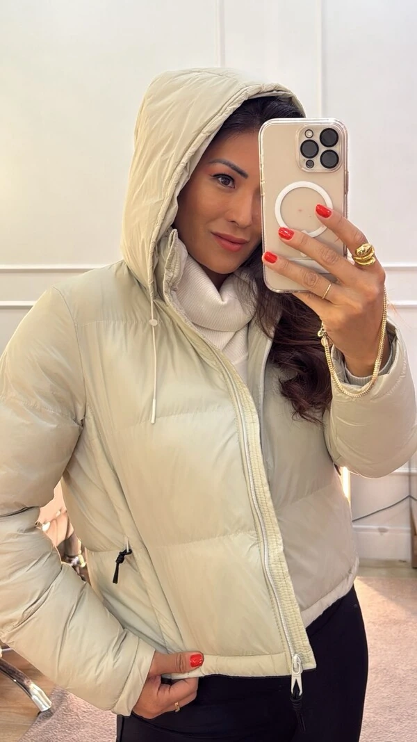 Jaqueta Puffer Nylon Thabata Com Reguladores No Barrado