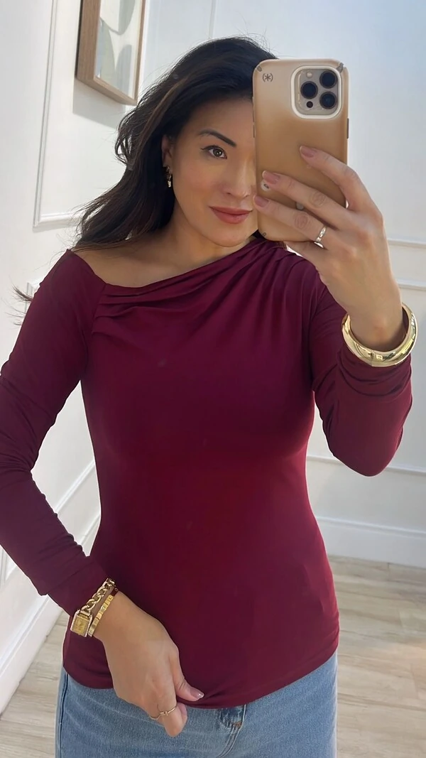 Blusa Malha Ombro Vazado Detalhe Pregas Layla Mangas Longas