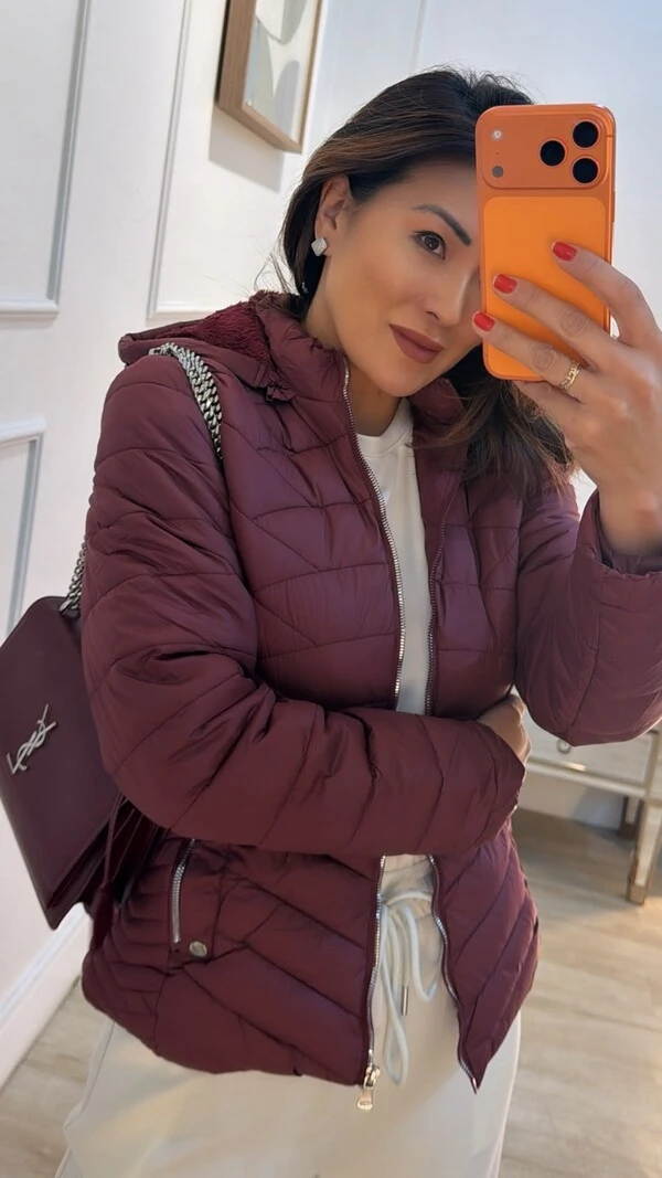 Casaco Nylon Capuz Removível Yasmin Forro De Pelinho