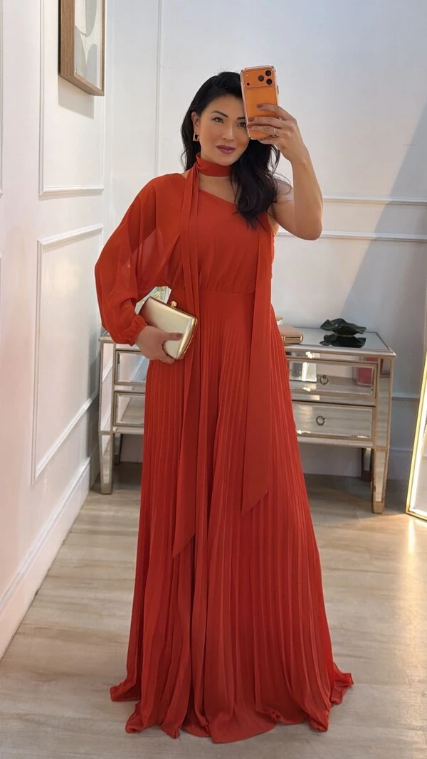 Vestido Longo Plissado Carla Manga Única Com Cinto Faixa