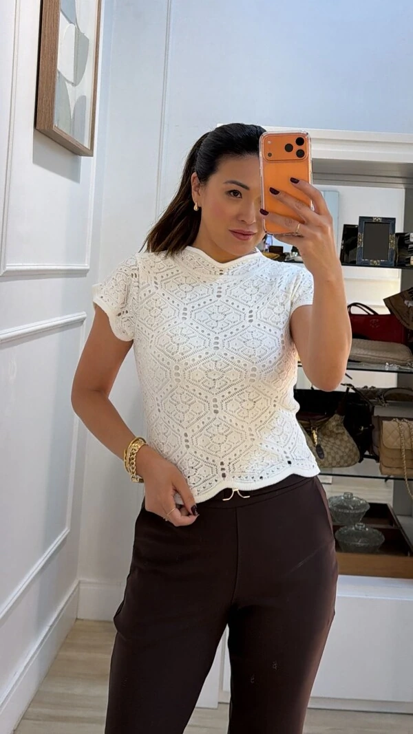 Blusa Tricot Com Entremeios Gola Alta Sandy Punhos E Barrado Ondulados