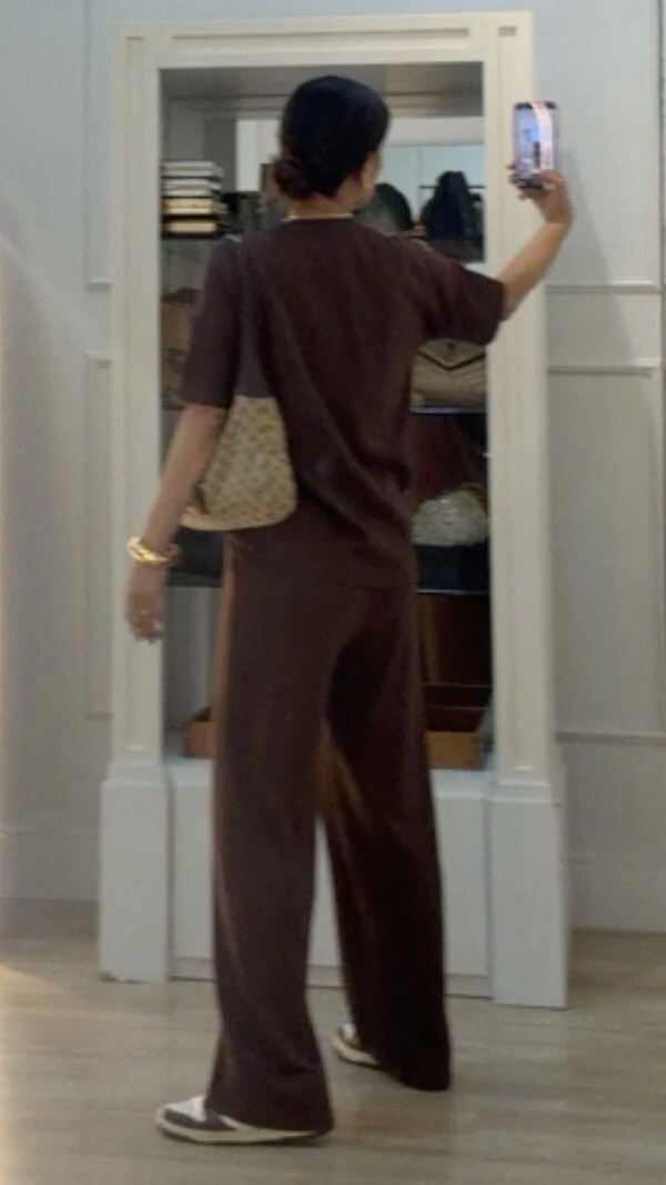 PRÉ-VENDA ENVIO ESTIMADO À PARTIR DO DIA 20/02 Conjunto Helena Blusa E Calça Pantalona