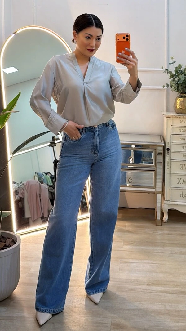 Blusa Alongada Acetinada Decote V Nancy Mangas 7/8