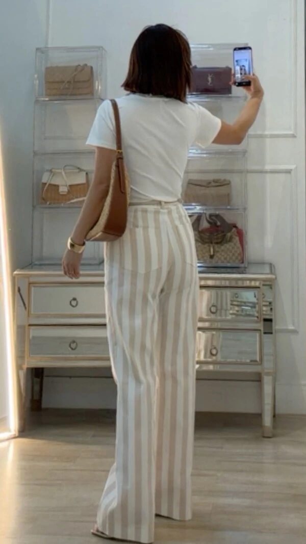 Calça Sarja Listrada Wide Leg Lorena Botão Forrado