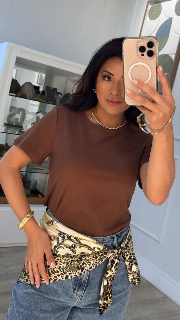 Blusa Básica Talia Gola Careca E Mangas Curtas