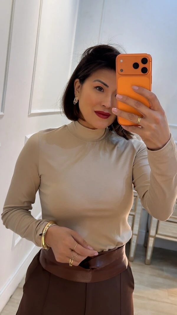 Blusa De Malha Gola Alta Monique Mangas Longas