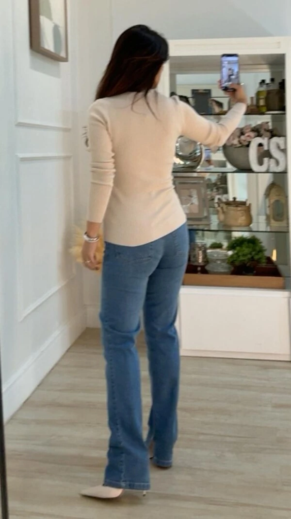 Suéter Tricot Canelado Carol Com Botões De Flor Em Pérola