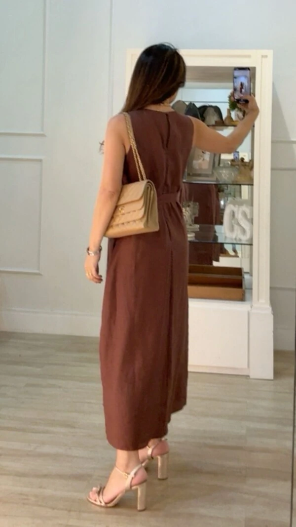 Vestido Midi Linho Decote Reto Larissa Cinto Fivela Resinada